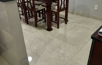 Imagem: A casa possui 3 Dormitórios, 3 Banheiros, 2 Vagas na garagem