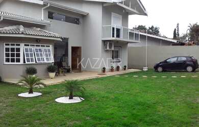 Imagem: A casa possui 5 Dormitórios, 5 Banheiros, 400m² de Área e