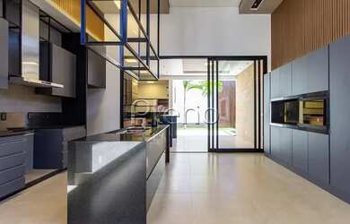 Imagem: A casa em condomínio possui 3 Dormitórios, 2 Banheiros, 4