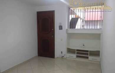 Imagem: O apartamento possui 3 Dormitórios, 1 Banheiro, 1 Vaga na garagem