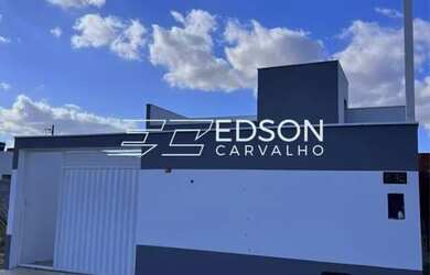 Imagem: A casa possui 2 Dormitórios, 1 Banheiro, 2 Vagas na garagem