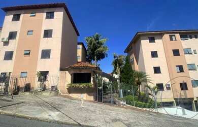 Imagem: O apartamento possui 3 Dormitórios, 1 Banheiro, 1 Vaga na garagem