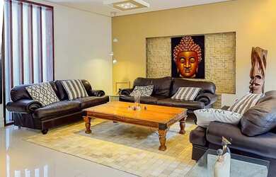 Imagem: A casa em condomínio possui 5 Dormitórios, 5 Banheiros, 5