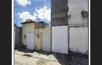 Imagem: A casa possui 3 Dormitórios, 1 Banheiro, 1 Vaga na garagem