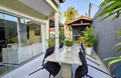 Imagem: A casa em condomínio possui 3 Dormitórios, 4 Banheiros, 2