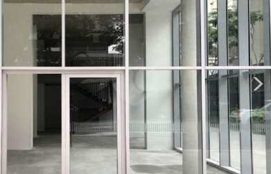 Imagem: O depósito possui 5 Vagas na garagem, 586m² de Área e está