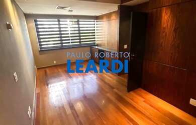 Imagem: O depósito possui 1 Vaga na garagem, 96m² de Área e está