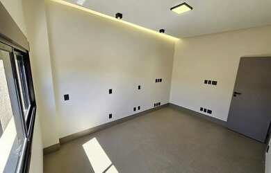 Imagem 11: Sobrado para venda possui 288 metros quadrados com 4 quartos em Jardins...