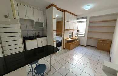 Imagem: O apartamento possui 1 Dormitório, 1 Banheiro, 2 Vagas na garagem