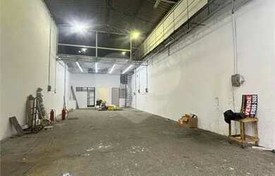 Imagem: O depósito possui 161m² de Área e está localizado em Jardim