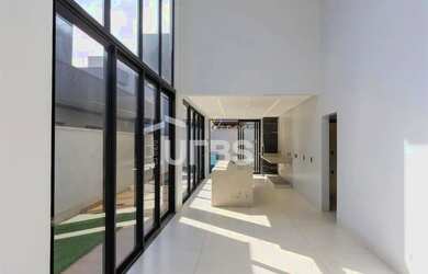 Imagem: A casa em condomínio possui 4 Dormitórios, 5 Banheiros, 2