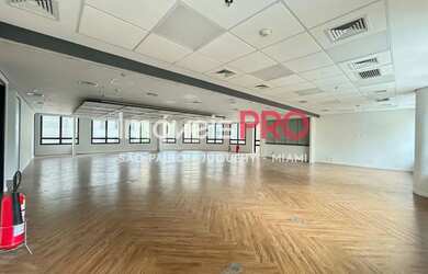 Imagem 2: Conjunto comercial com 375m², 8 vagas e muito bem localizado no miolo...