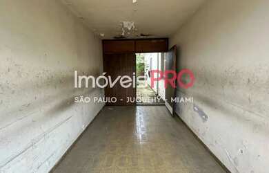 Imagem: A casa possui 3 Dormitórios, 3 Banheiros, 5 Vagas na garagem