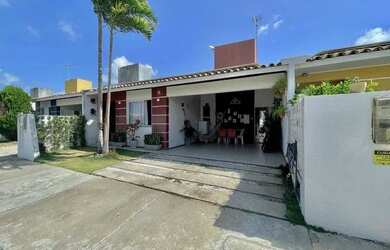 Imagem: A casa em condomínio possui 3 Dormitórios, 4 Banheiros, 2