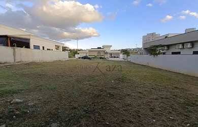 Imagem: O terreno possui 600m² de Área e está localizado em Urbanova