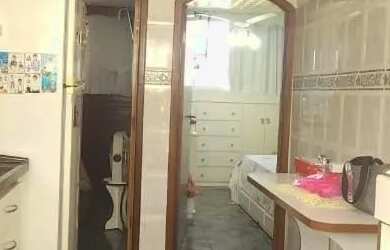 Imagem: O apartamento possui 3 Dormitórios, 1 Banheiro, 1 Vaga na garagem