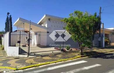 Imagem: O depósito possui 1 Vaga na garagem e 150m² de Área e está