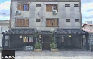 Imagem: A casa possui 4 Dormitórios, 5 Banheiros, 3 Vagas na garagem