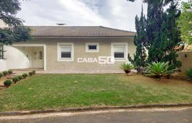 Imagem: A casa em condomínio possui 5 Dormitórios, 5 Banheiros, 5