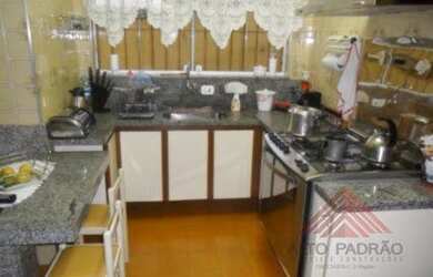 Imagem: A casa possui 2 Dormitórios, 2 Banheiros e 5 Vagas na garagem