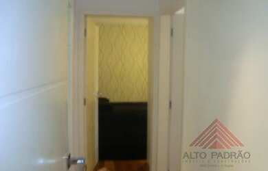 Imagem: O apartamento possui 3 Dormitórios, 1 Banheiro, 2 Vagas na