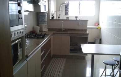 Imagem: O apartamento possui 3 Dormitórios e 2 Vagas na garagem e está