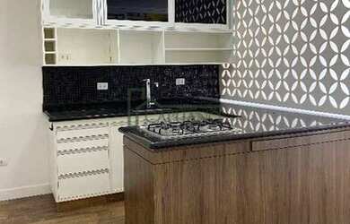 Imagem: A casa possui 3 Dormitórios, 4 Banheiros, 2 Vagas na garagem