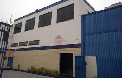 Imagem: O depósito possui 5 Vagas na garagem, 2000m² de Área e está