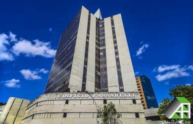 Imagem: O depósito possui 5 Vagas na garagem e 509m² de Área e está