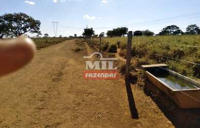 Imagem: A fazenda está localizado em Área Rural de Paracatu, Paracatu
