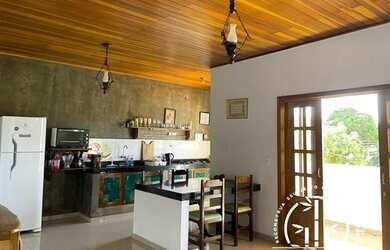 Imagem: A casa possui 4 Dormitórios, 4 Banheiros, 700m² de Área e