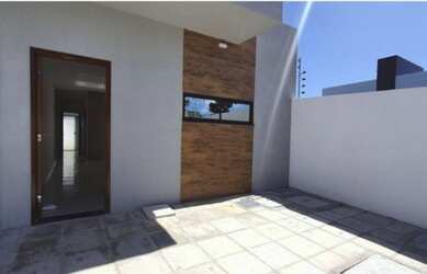 Imagem: A casa possui 2 Dormitórios, 2 Banheiros, 1 Vaga na garagem