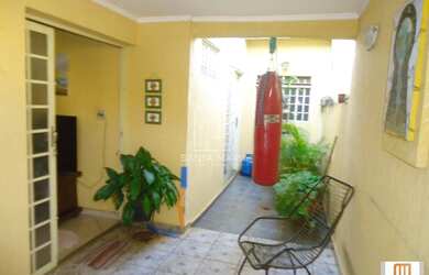 Imagem: O depósito possui 1 Vaga na garagem e 79m² de Área e está