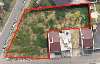 Imagem: O terreno possui 712m² de Área e está localizado em Colônia