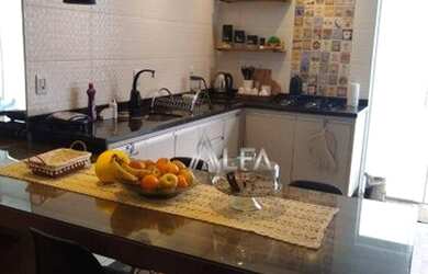 Imagem: A casa possui 3 Dormitórios, 1 Banheiro, 2 Vagas na garagem