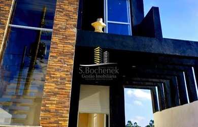 Imagem: A casa em condomínio possui 5 Dormitórios, 5 Banheiros, 3