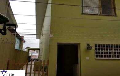 Imagem: A casa possui 3 Dormitórios, 3 Banheiros, 4 Vagas na garagem