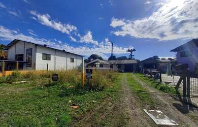 Imagem: O terreno possui 448m² de Área e está localizado em Gramado