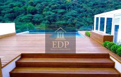 Imagem: A casa em condomínio possui 4 Dormitórios, 5 Banheiros, 4