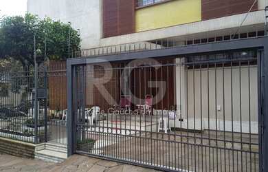 Imagem 2: Vende Excelente casa de esquina, localizada em bairro nobre de Porto Alegre