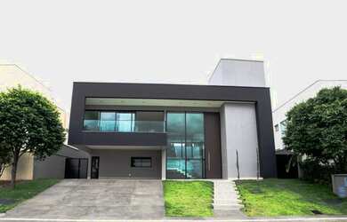 Imagem: A casa em condomínio possui 5 Dormitórios, 5 Banheiros, 4