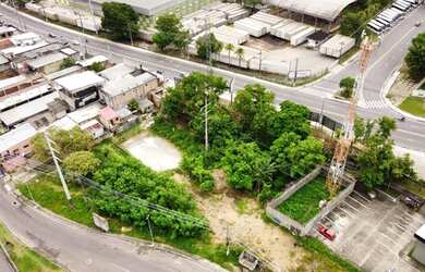 Imagem: O terreno possui 3.400m² de Área e está localizado em Distrito