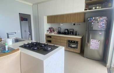 Imagem: A casa em condomínio possui 3 Dormitórios, 2 Banheiros, 2