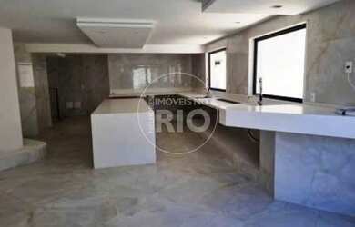 Imagem: A casa em condomínio possui 5 Dormitórios, 5 Banheiros, 5