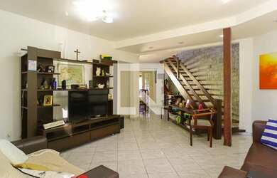 Imagem: A casa em condomínio possui 3 Dormitórios, 3 Banheiros, 4