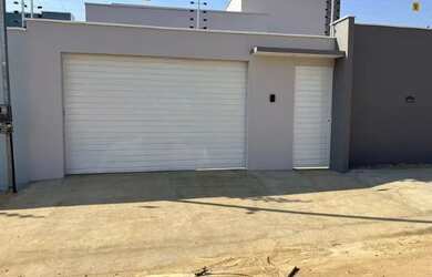 Imagem: A casa possui 2 Dormitórios, 1 Banheiro e 1 Vaga na garagem