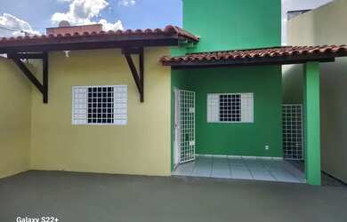 Imagem: A casa em condomínio possui 3 Dormitórios, 2 Banheiros, 2