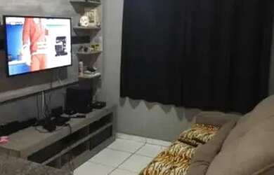 Imagem: A casa possui 2 Dormitórios, 1 Banheiro, 1 Vaga na garagem