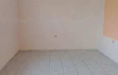 Imagem: A casa possui 3 Dormitórios, 2 Banheiros e 1 Vaga na garagem