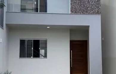 Imagem: A casa possui 2 Dormitórios, 2 Banheiros, 1 Vaga na garagem